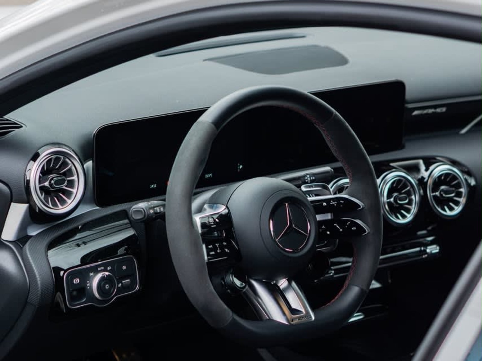 Mercedes-Benz A45s AMG 2025 - Foto 2 de 6