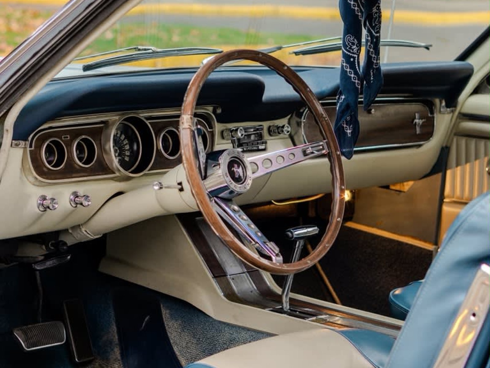 Ford Mustang Hardtop 1965 - Foto 2 de 6