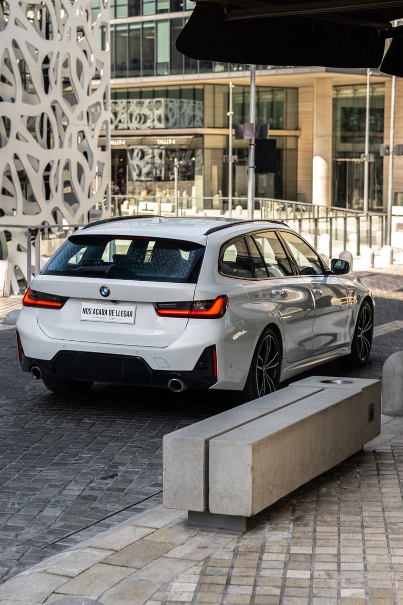BMW 330I TOURING 2.0 AUT 2024 - Imagen 4 de 6