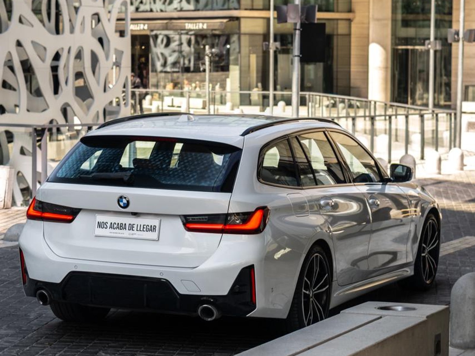 BMW 330I TOURING 2.0 AUT 2024 - Foto 4 de 6