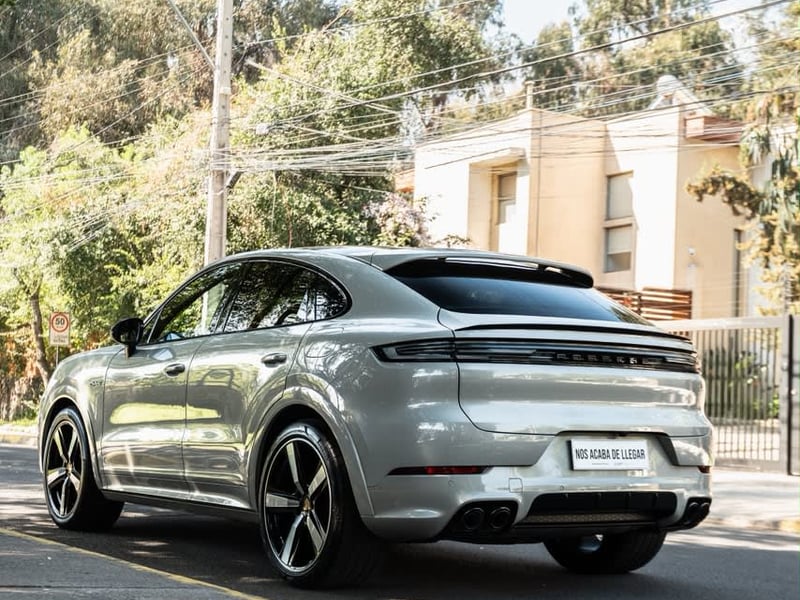 Porsche Cayenne Coupe E-Hybrid 2024 - Imagen 5 de 6