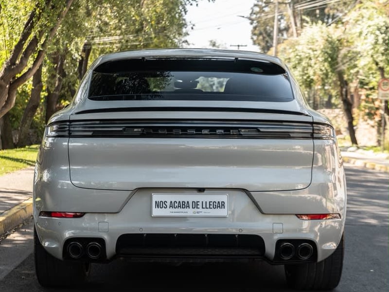 Porsche Cayenne Coupe E-Hybrid 2024 - Imagen 4 de 6