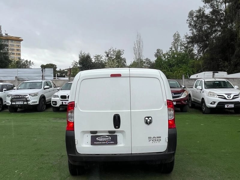 RAM VAN 700 CITY 5P 13 2023 - Imagen 6 de 11