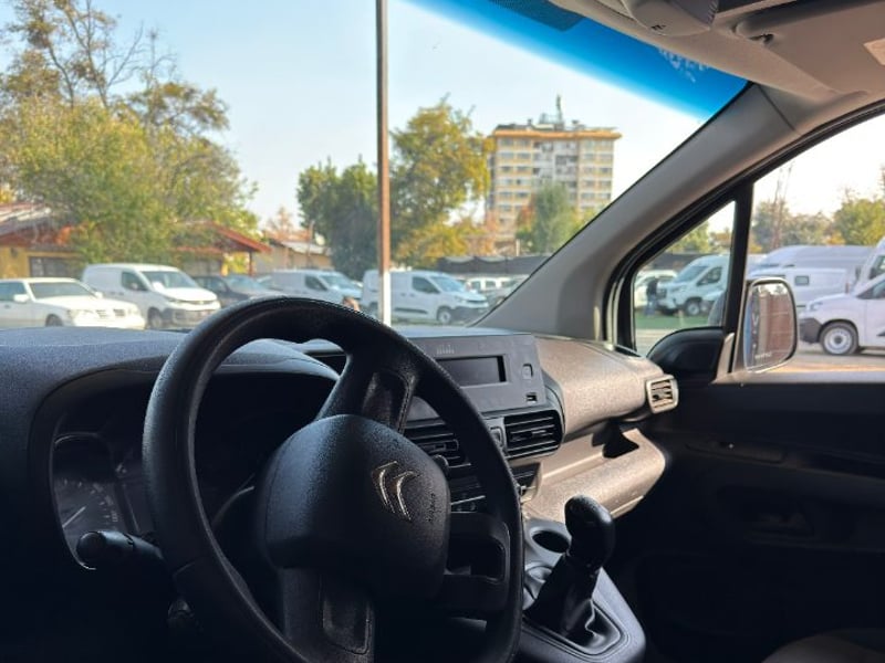 Citroën BERLINGO 1.6 2023 - Imagen 9 de 13