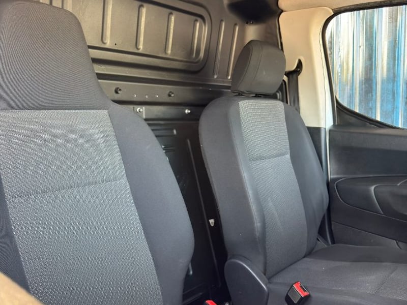 Citroën BERLINGO 1.6 2023 - Imagen 12 de 13