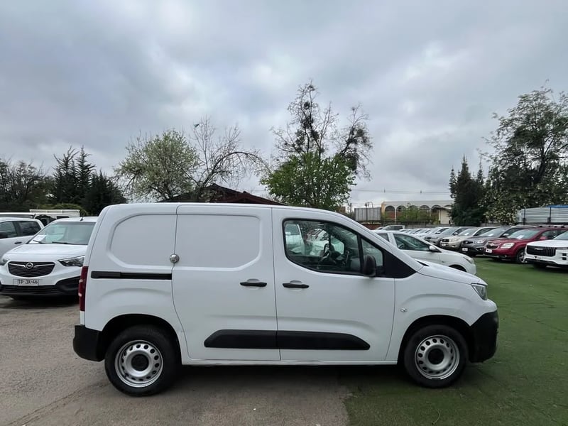 Peugeot PARTNER HDI 1.6 L1 2023 - Imagen 4 de 11