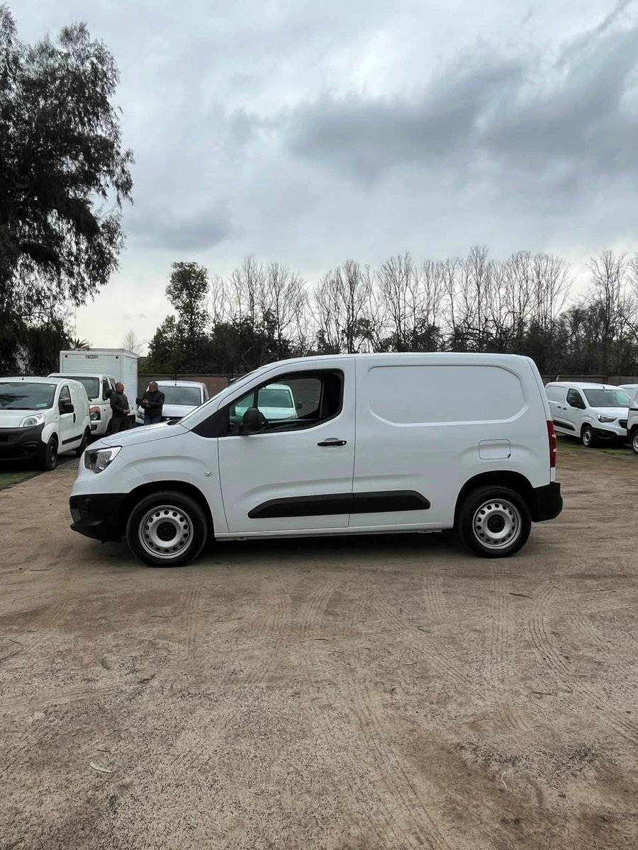 Opel COMBO 1.5 2024 - Imagen 8 de 11