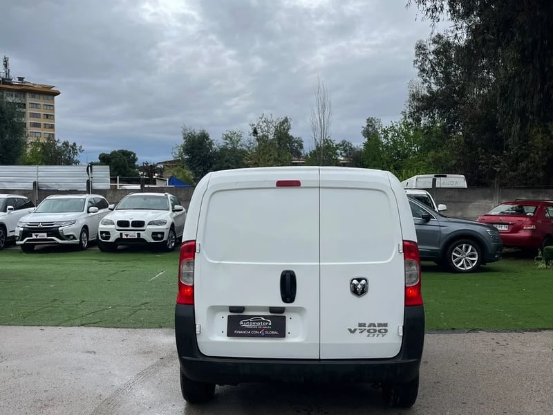 RAM VAN 700 CITY 2023 - Imagen 6 de 11