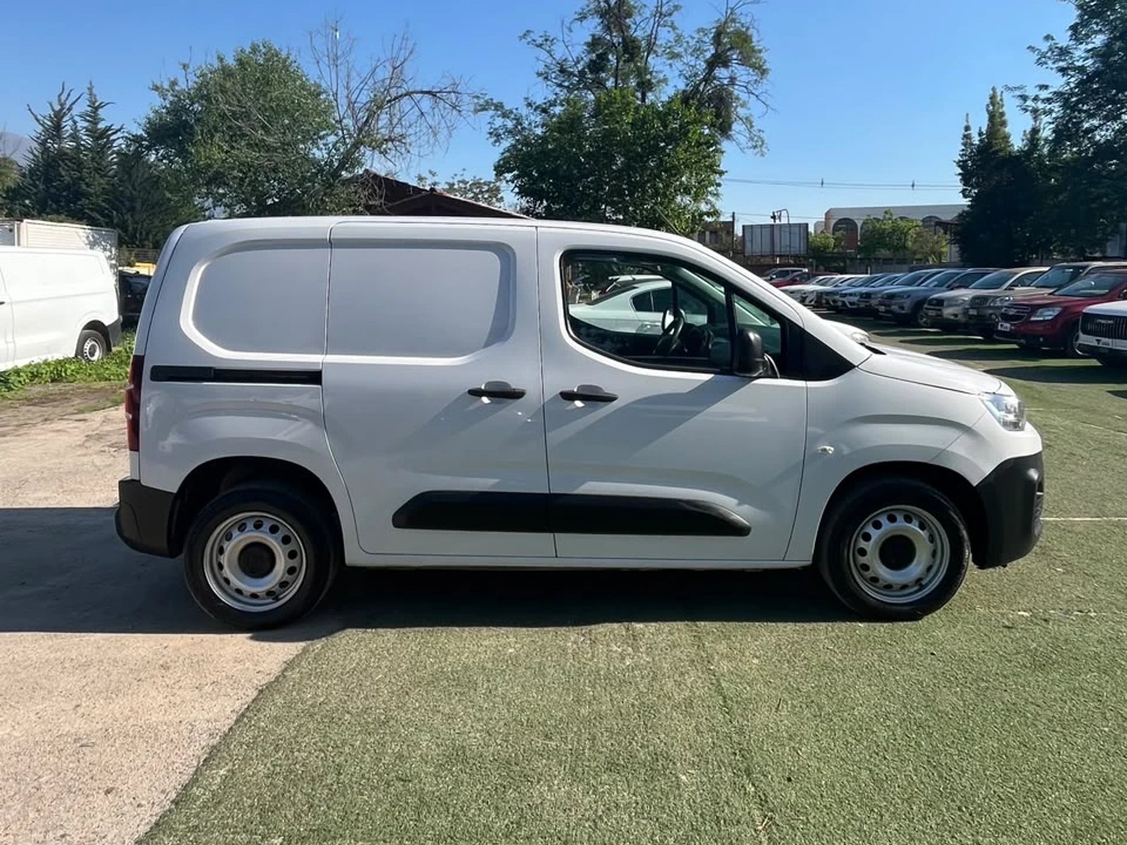Citroën BERLINGO 1.5 BLUEHDI 2023 - Foto 4 de 10