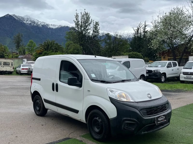 RAM VAN 700 CITY 2023 - Imagen 3 de 11