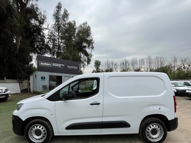 Peugeot PARTNER 2023 - Imagen 7 de 10