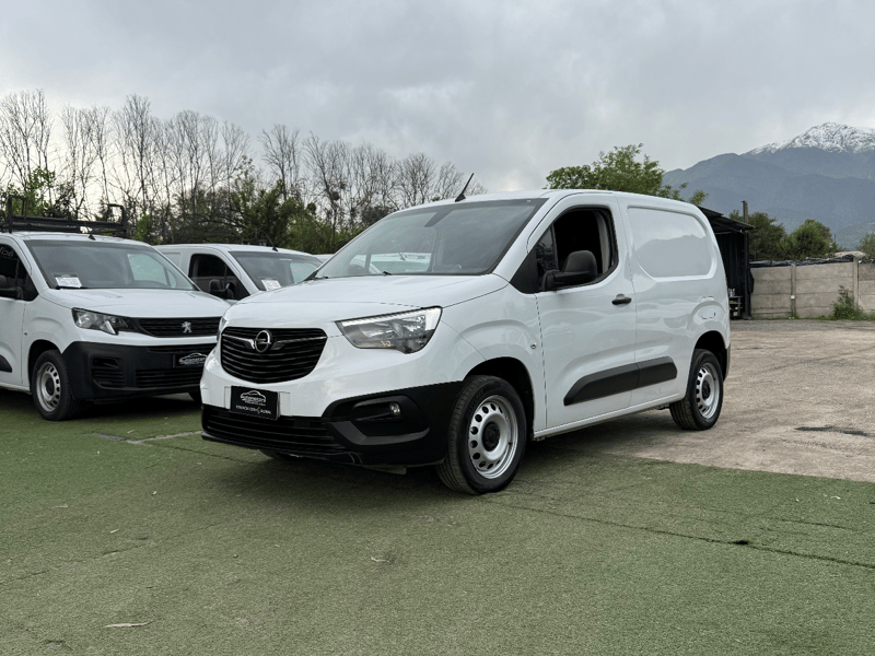 Opel COMBO 2023