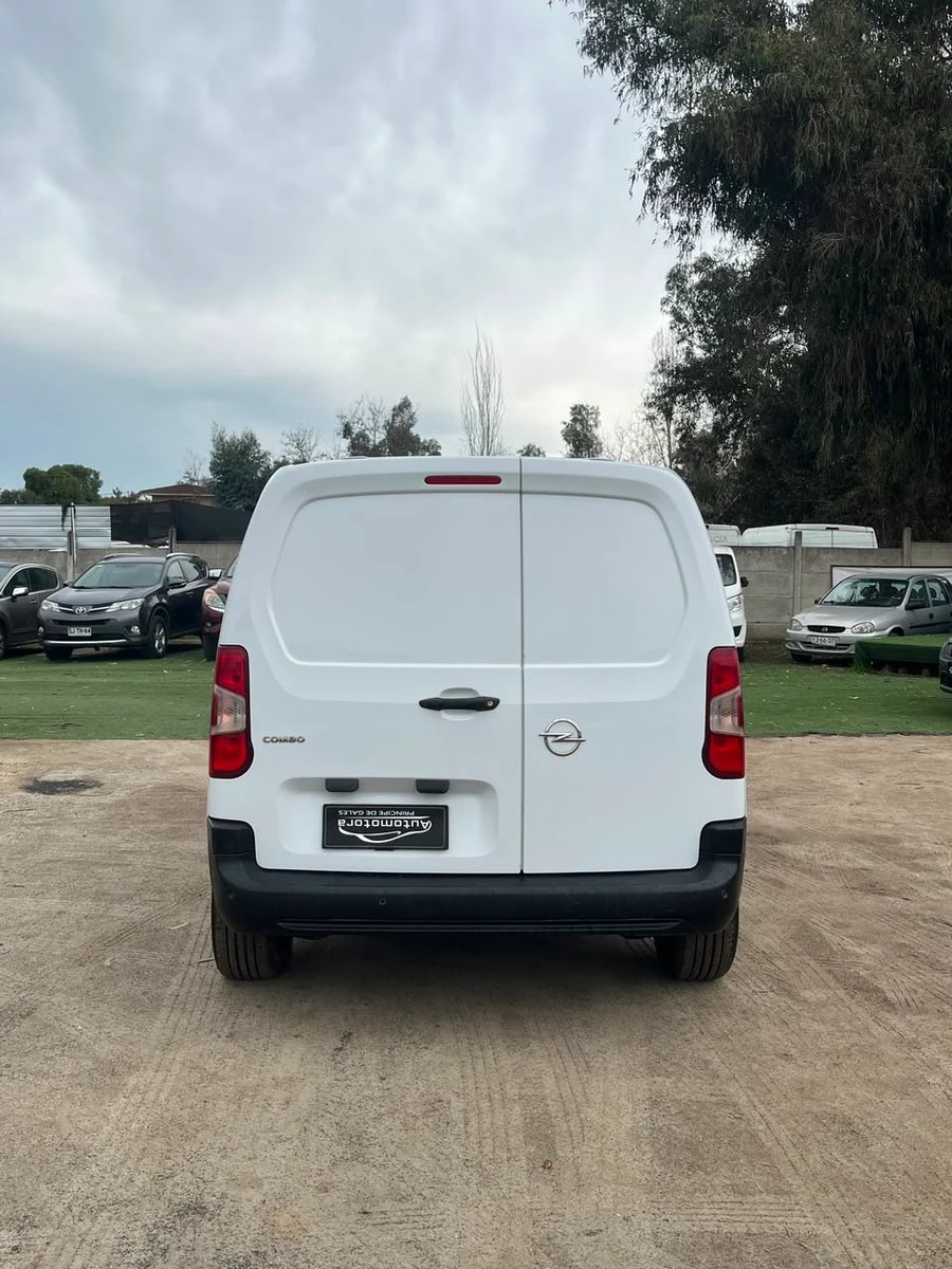 Opel COMBO 1.5 2024 - Imagen 6 de 11