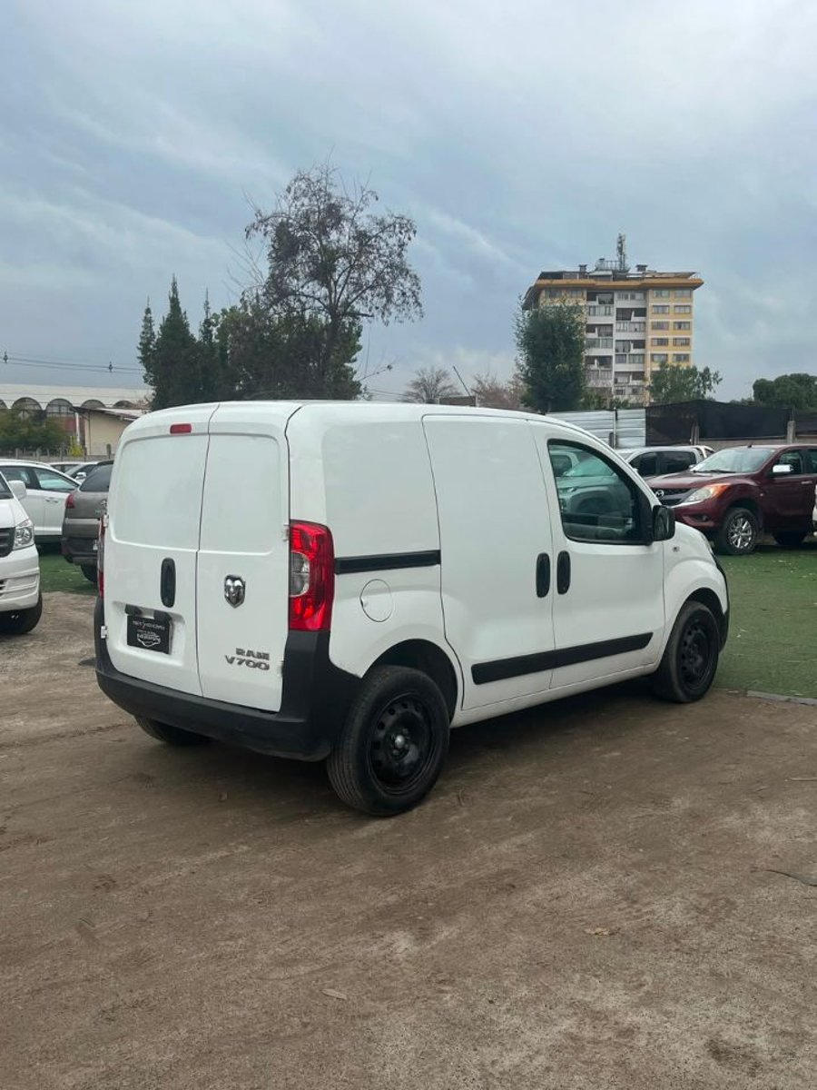 RAM VAN 700 2022 - Imagen 5 de 10