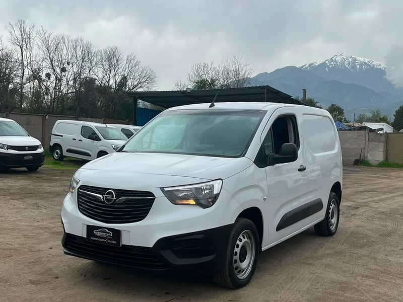 Opel COMBO 1.5 2024