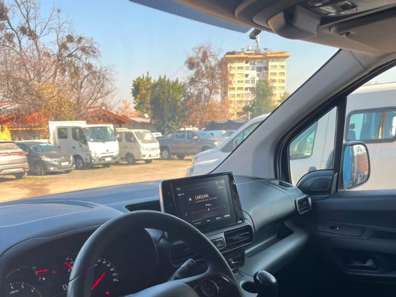 Opel COMBO 1.6 2023 - Imagen 9 de 10