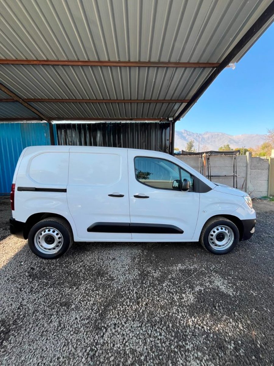 OPEL COMBO 2023 - Foto 4 de 9