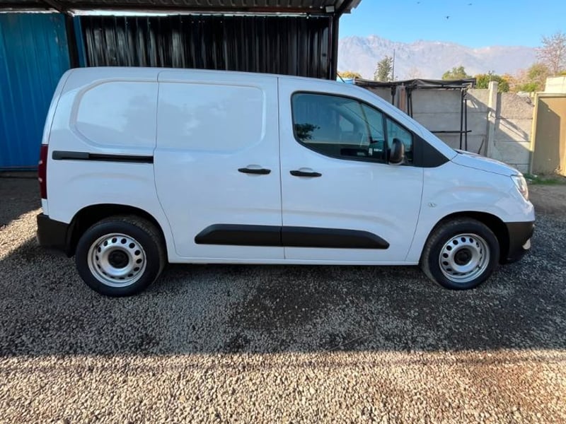 Opel COMBO 1.6 2023 - Imagen 4 de 10