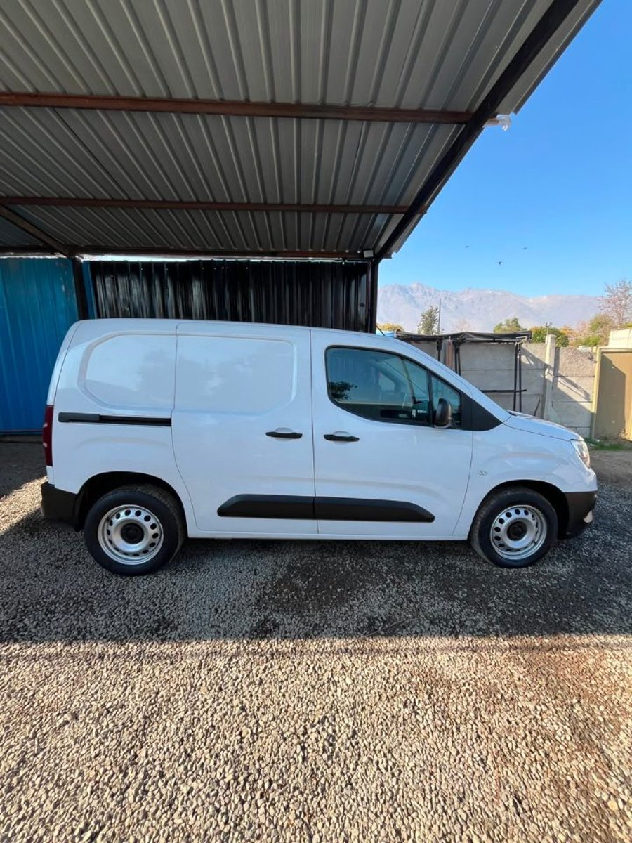 Opel COMBO 2023 - Imagen 4 de 10
