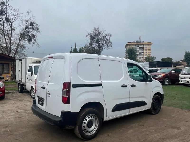 Opel COMBO 1.5 2024 - Imagen 5 de 9