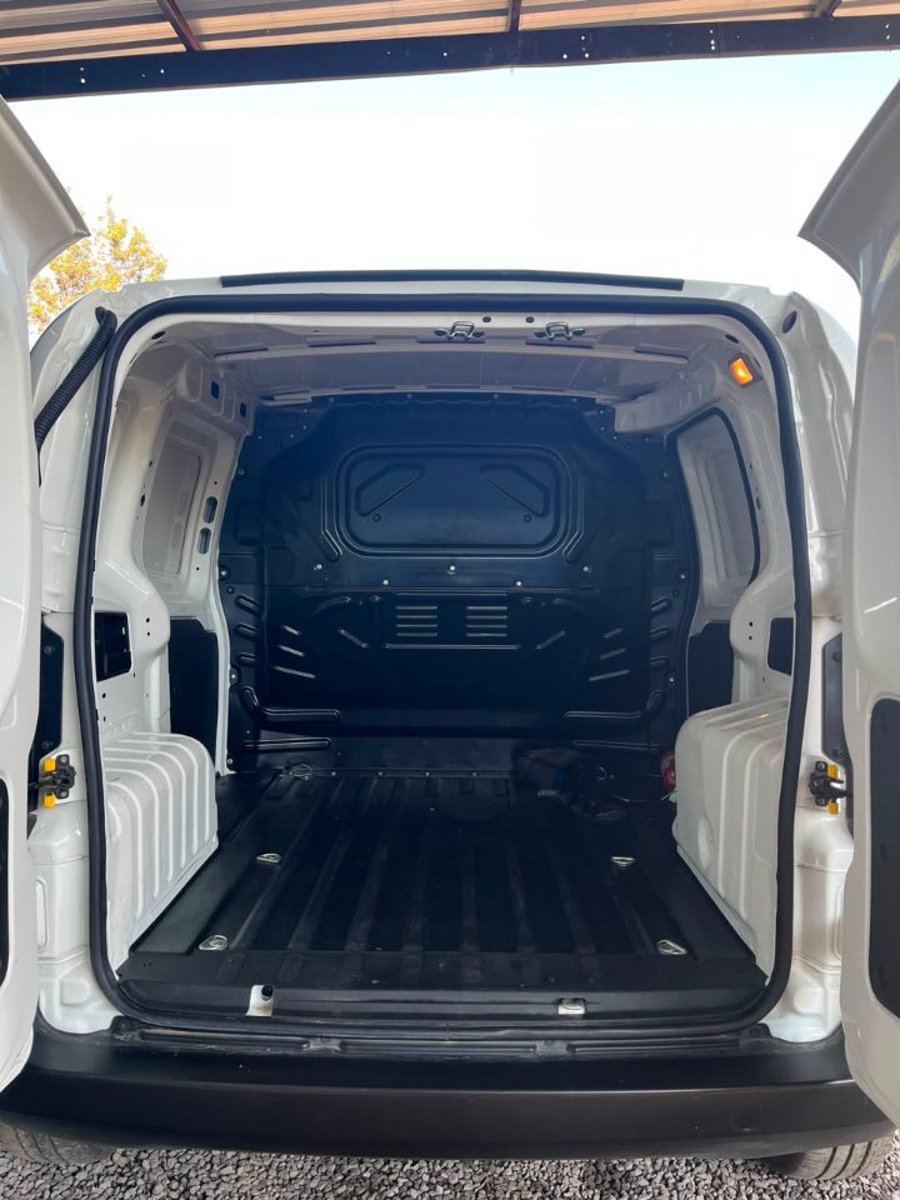 RAM VAN 700 2023 - Imagen 8 de 10