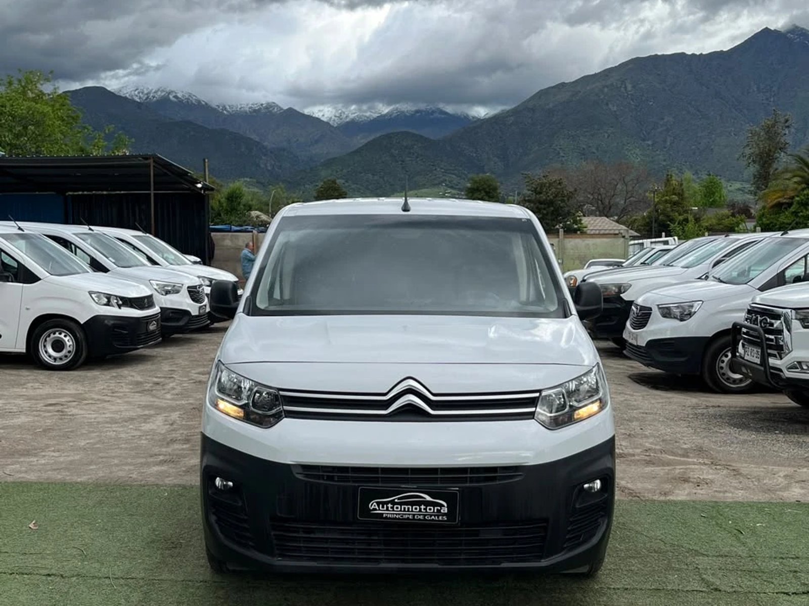 Citroën BERLINGO 1.5 BLUEHDI 2024 - Foto 2 de 11