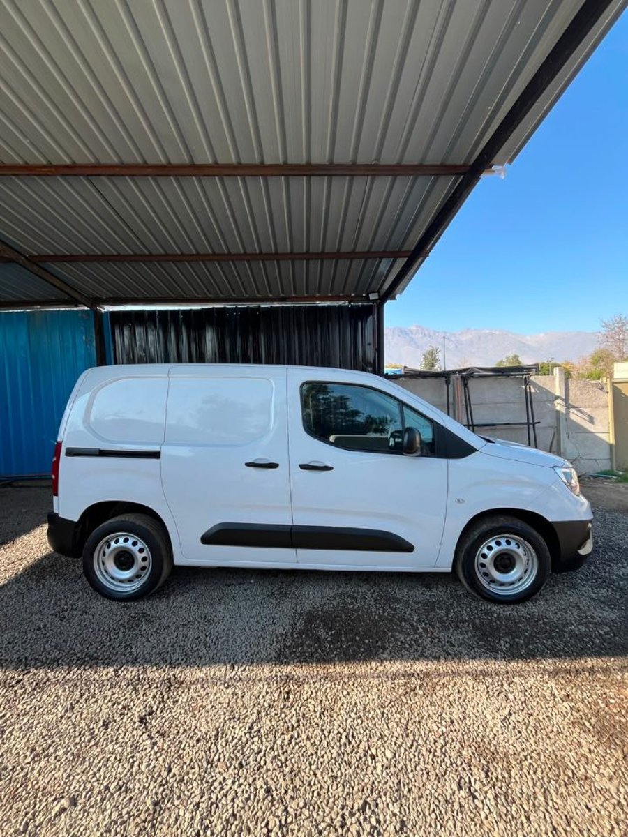 Opel COMBO 2023 - Imagen 4 de 10