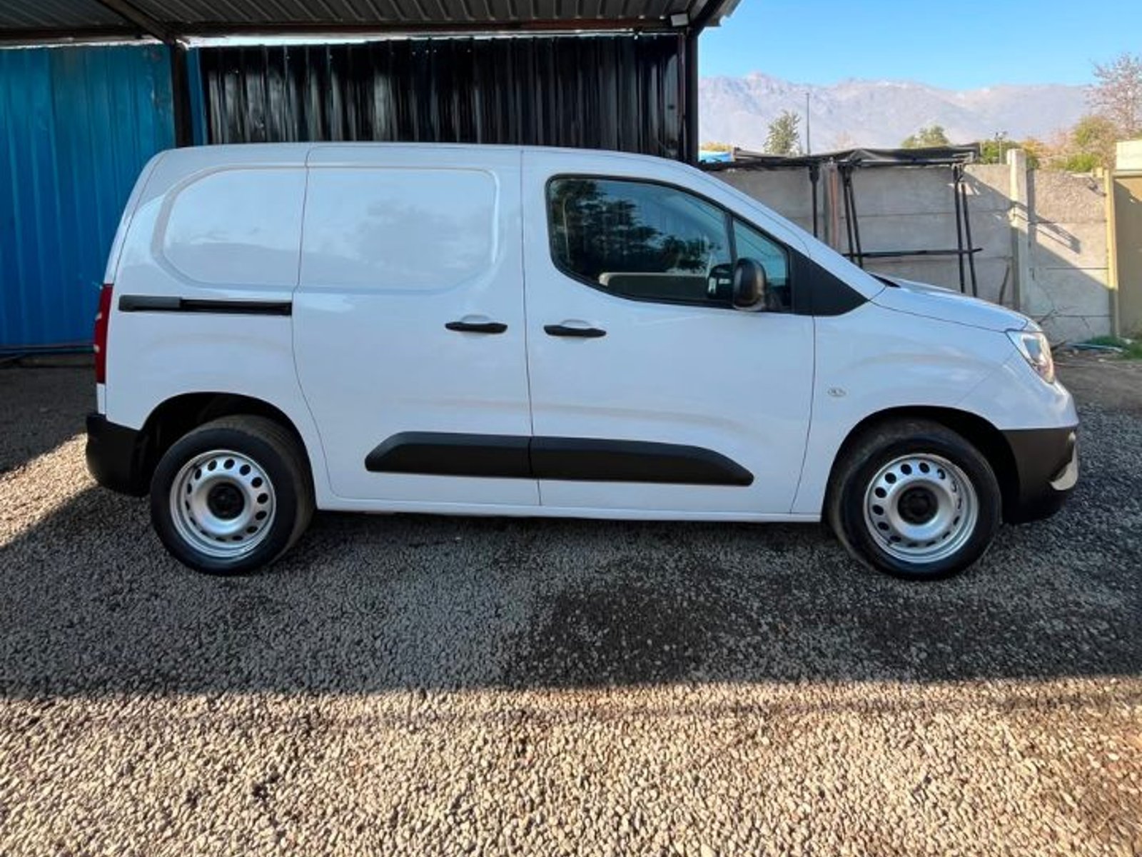 Opel COMBO 2023 - Foto 4 de 10