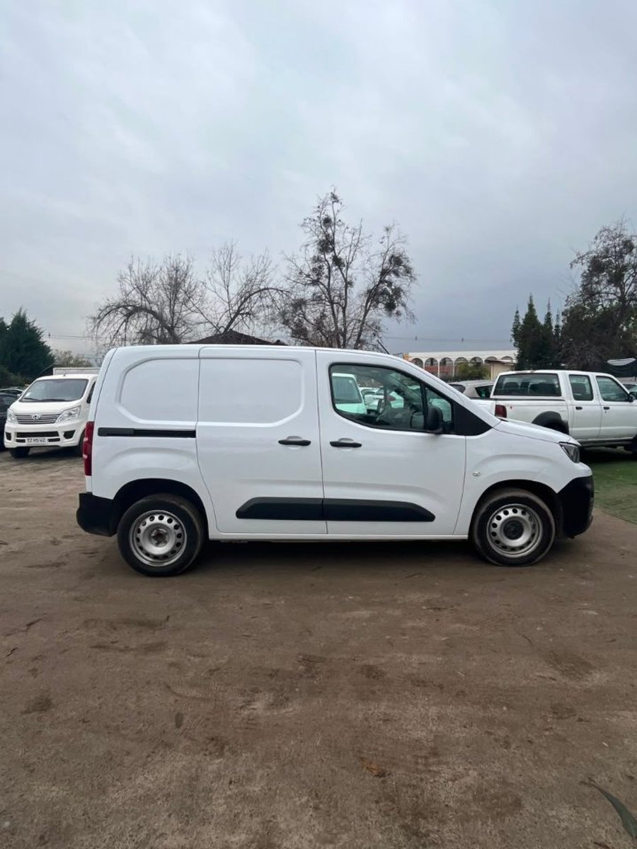Peugeot PARTNER 2023 - Imagen 4 de 9