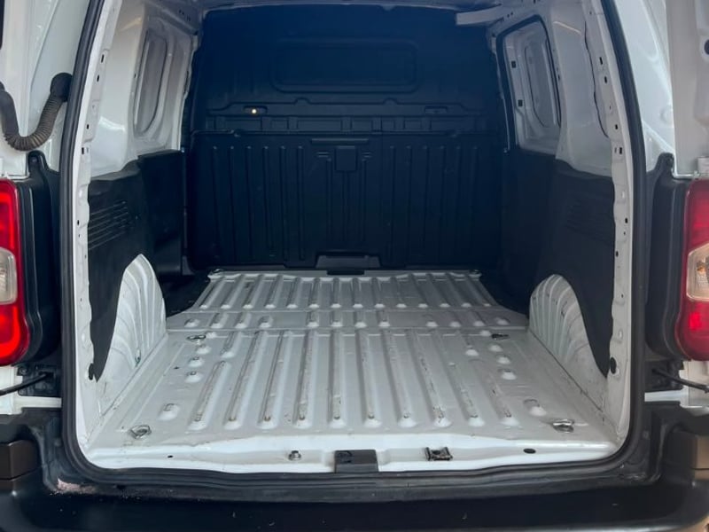Opel COMBO 1.6 2023 - Imagen 8 de 10