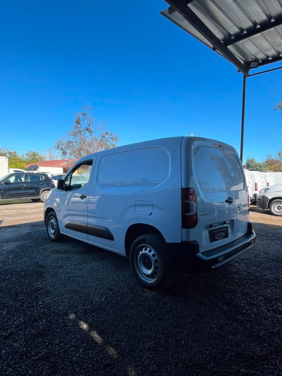 Opel COMBO 2024 - Imagen 7 de 10