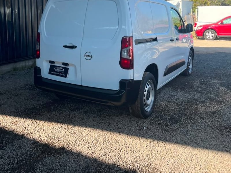 Opel COMBO 1.5 2023 - Imagen 5 de 9
