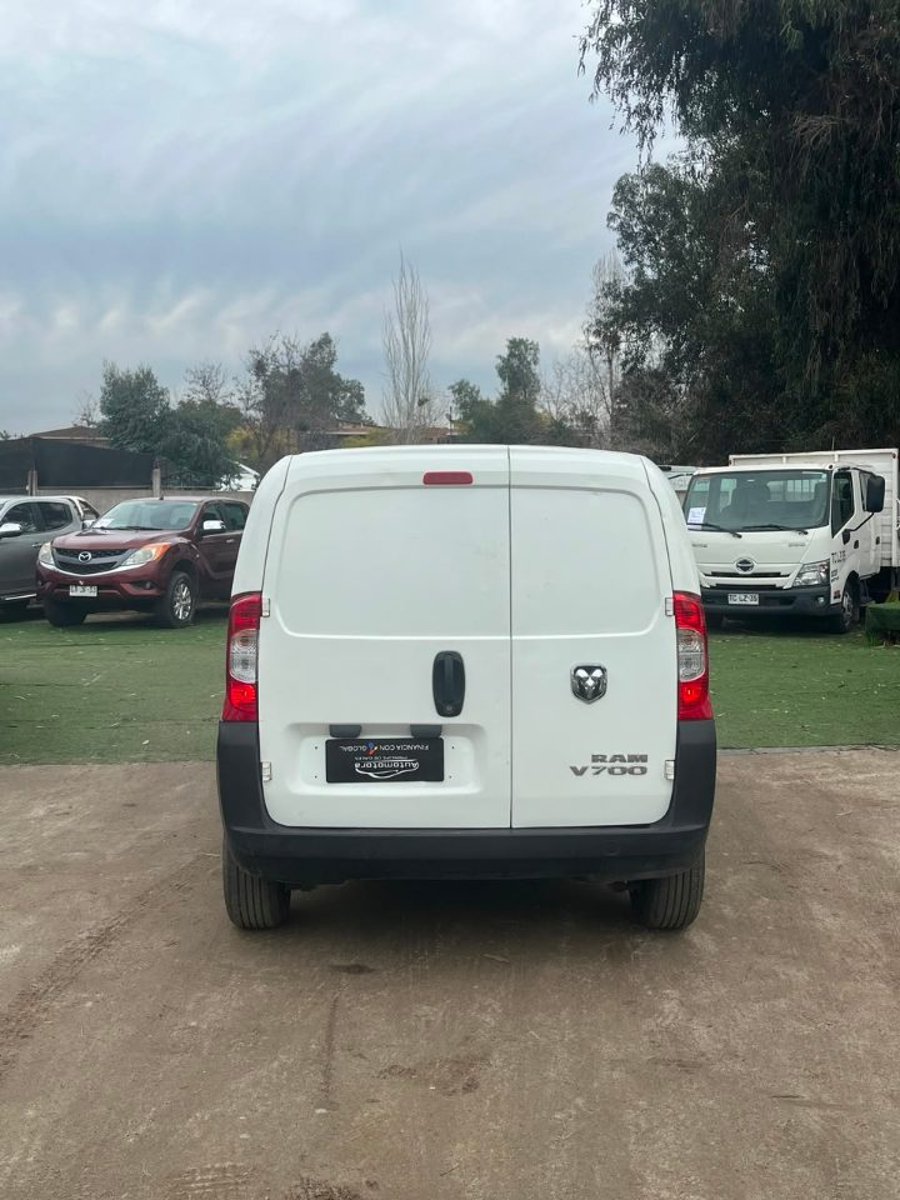 RAM VAN 700 2022 - Imagen 6 de 10
