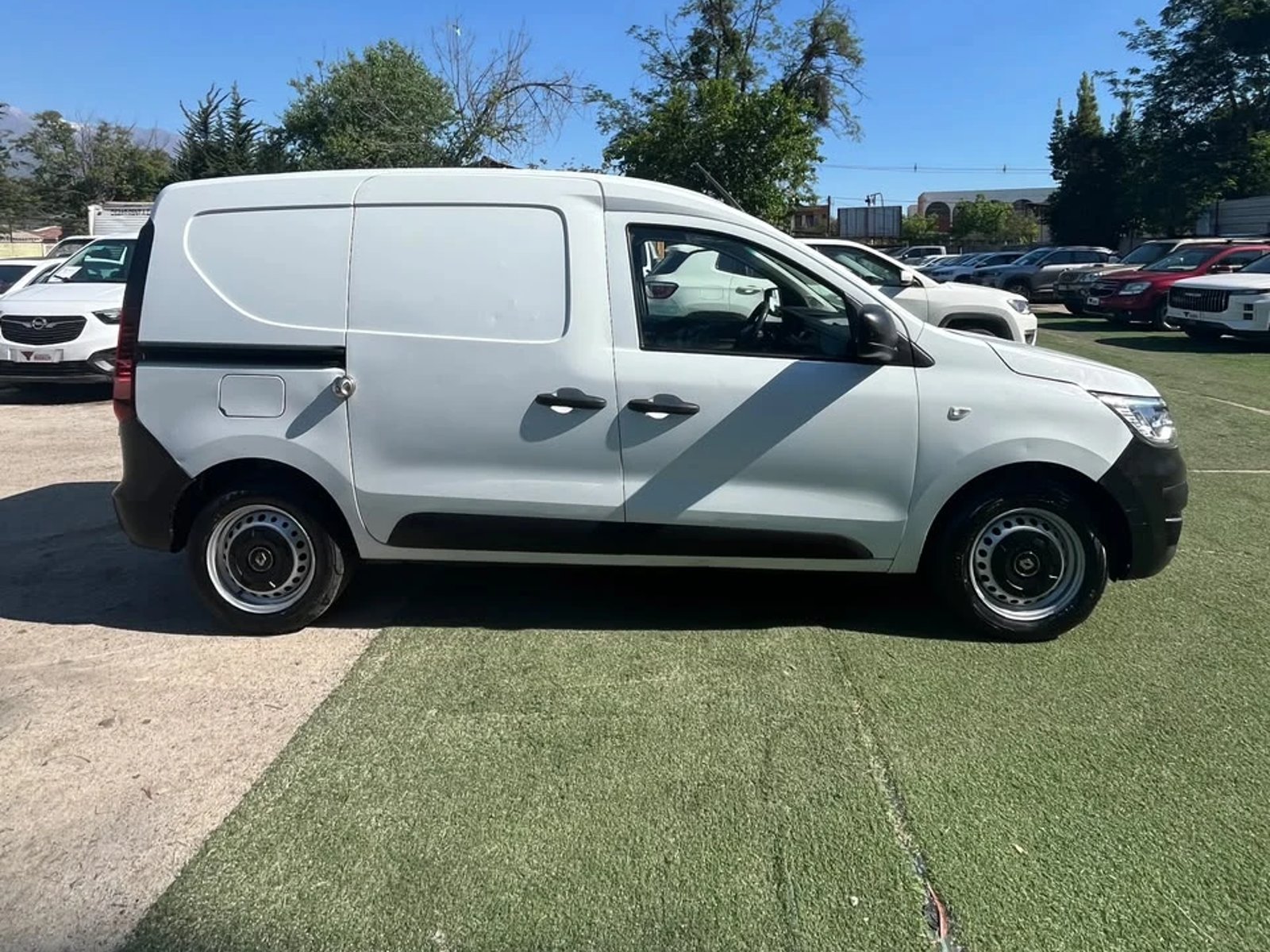 Renault EXPRESS 2023 - Foto 4 de 11