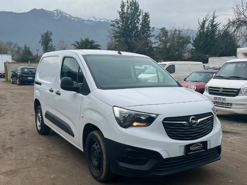 Opel COMBO 1.5 2024 - Imagen 3 de 9