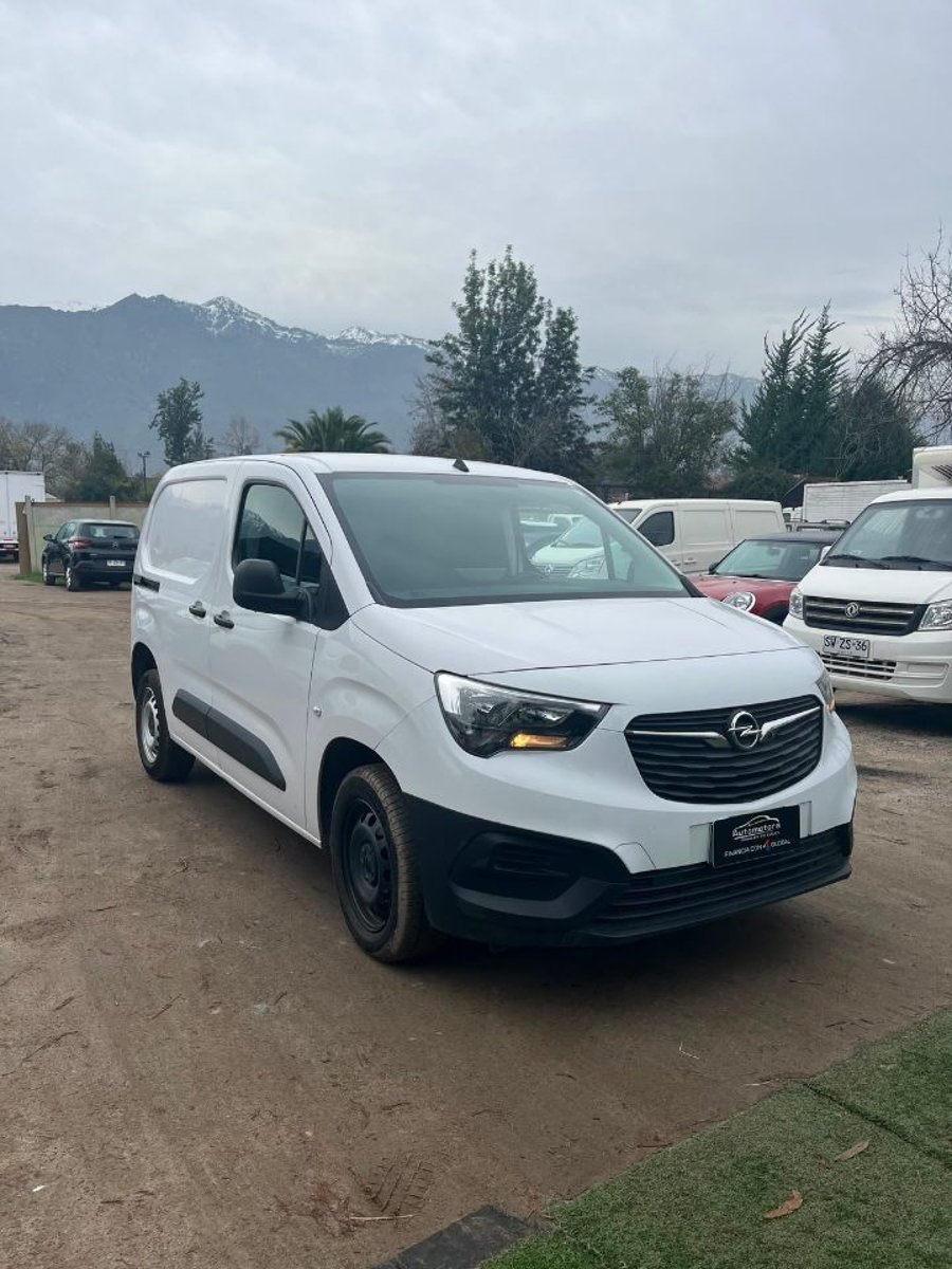 Opel COMBO 2024 - Imagen 3 de 9