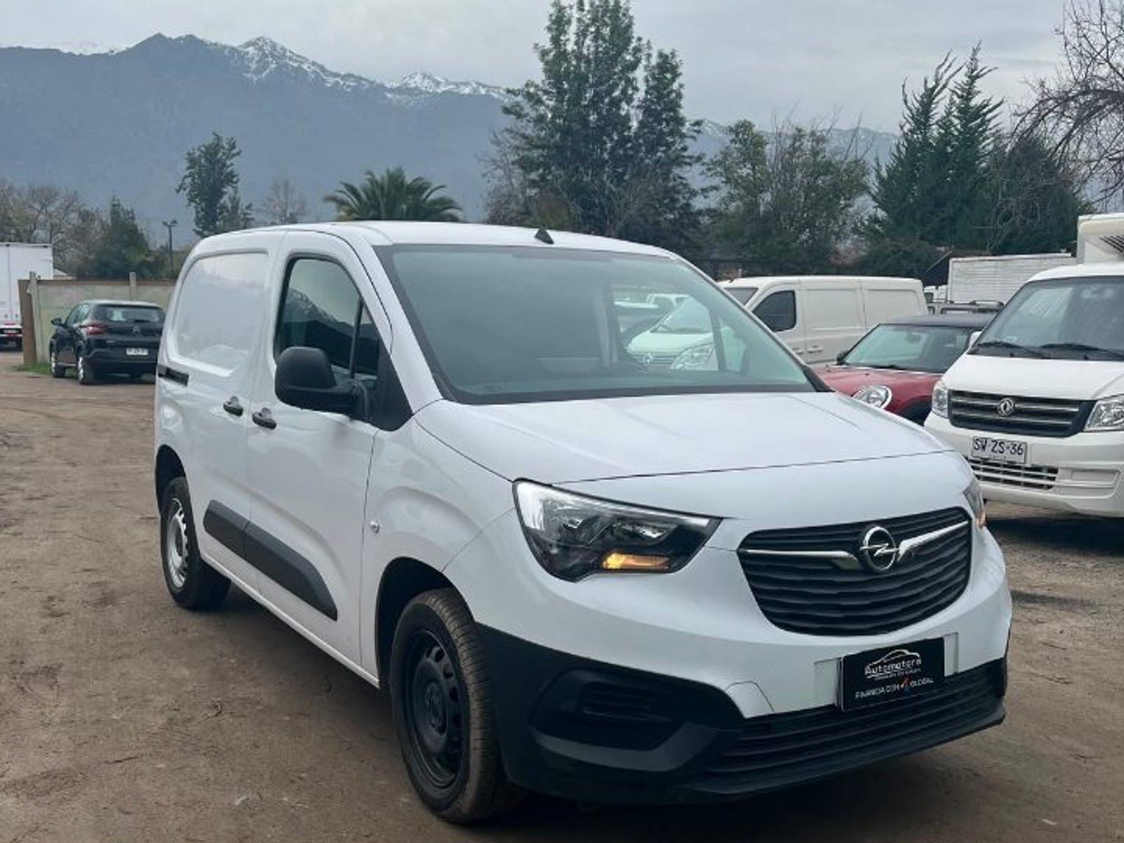 Opel COMBO 2024 - Foto 3 de 9