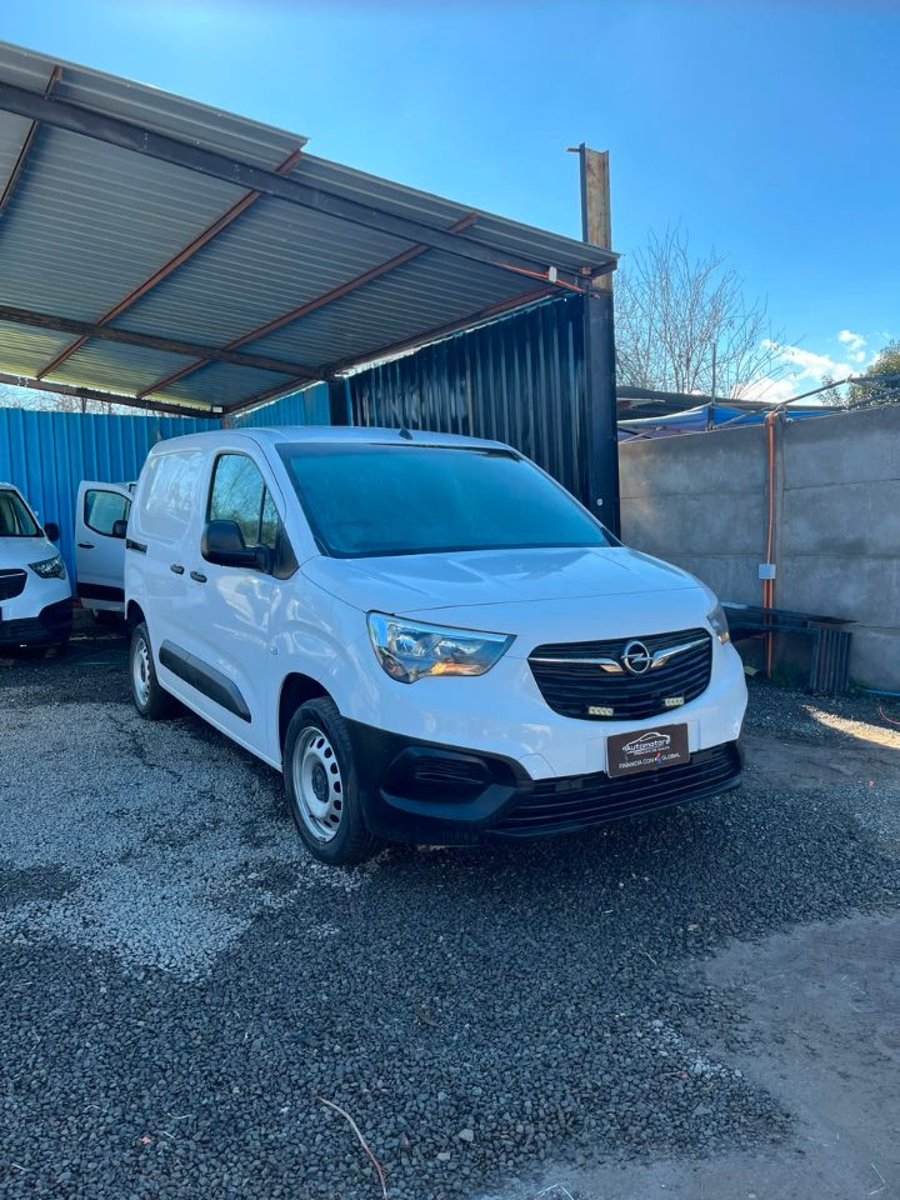 Opel COMBO 2024 - Imagen 3 de 10
