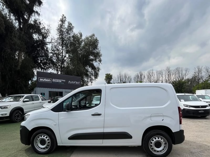 Peugeot PARTNER 1.5 BLUEHDI 2023 - Imagen 8 de 11
