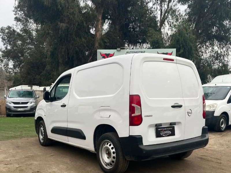 Opel COMBO 1.5 2024 - Imagen 7 de 9