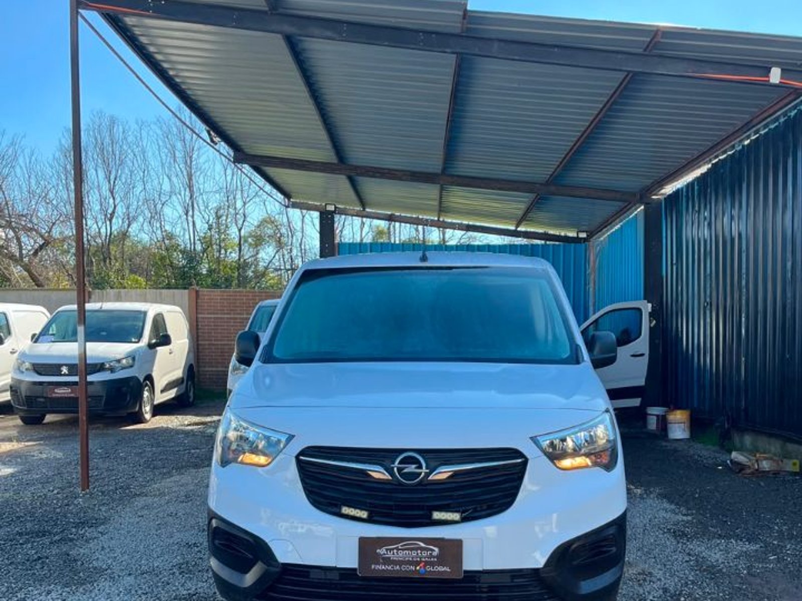 Opel COMBO 2024 - Foto 2 de 10
