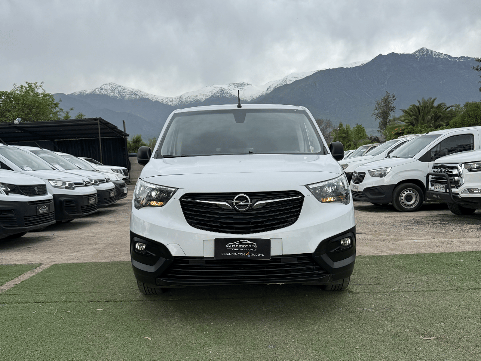Opel COMBO 2023 - Foto 2 de 8
