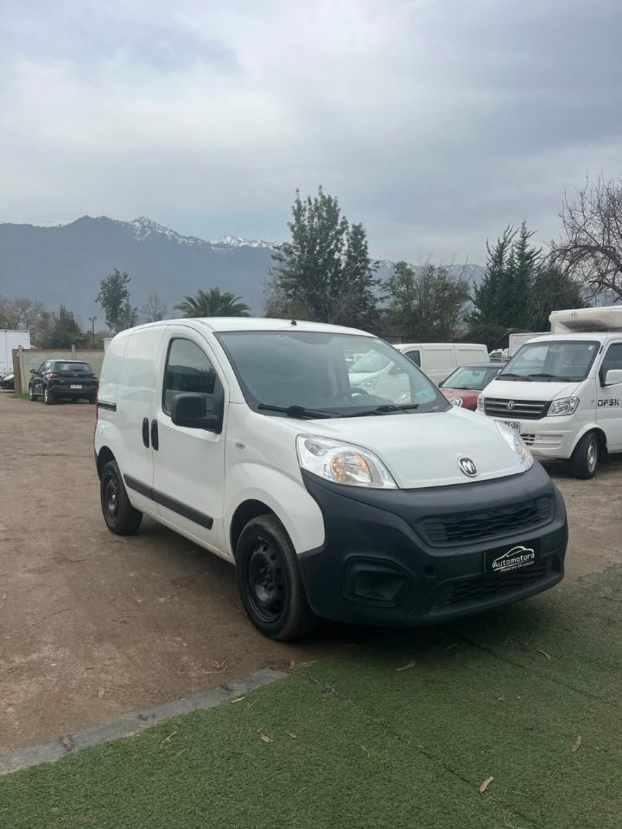 RAM VAN 700 2022 - Imagen 3 de 10