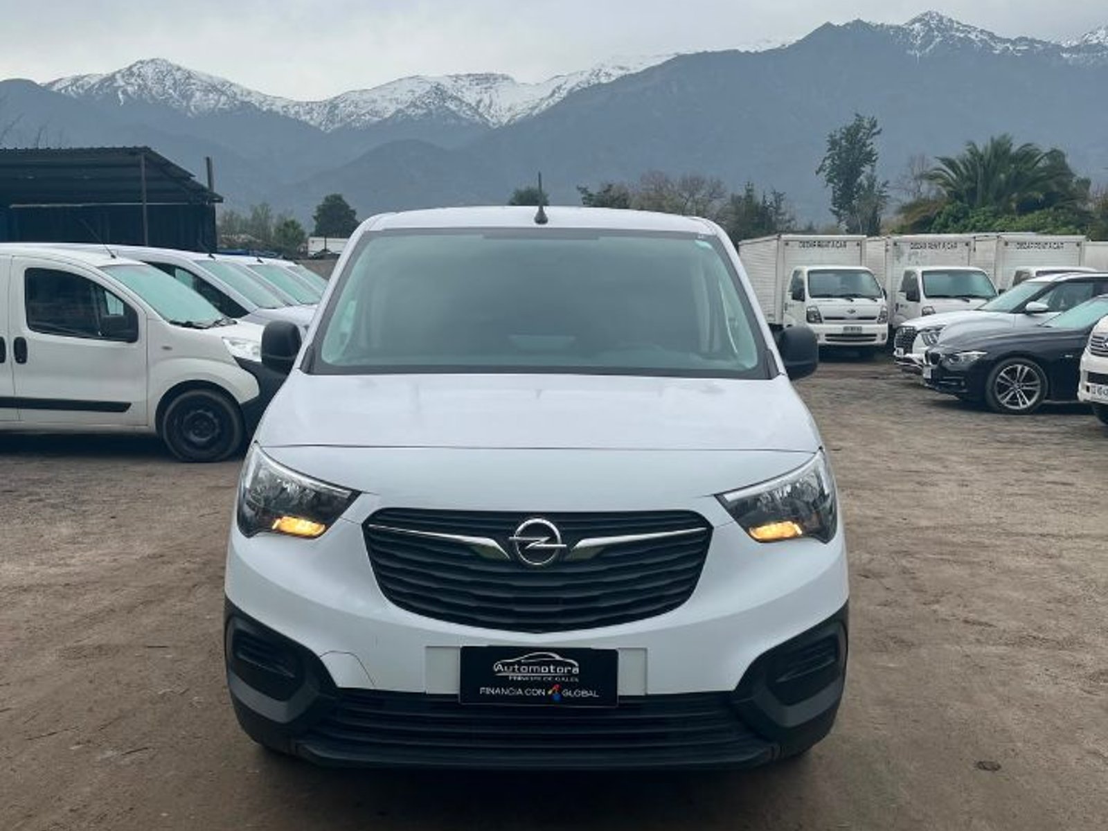 Opel COMBO 2024 - Foto 2 de 9