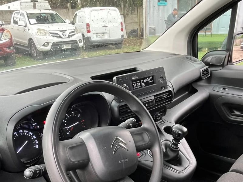 Citroën BERLINGO 1.5 BLUEHDI 2024 - Imagen 9 de 11