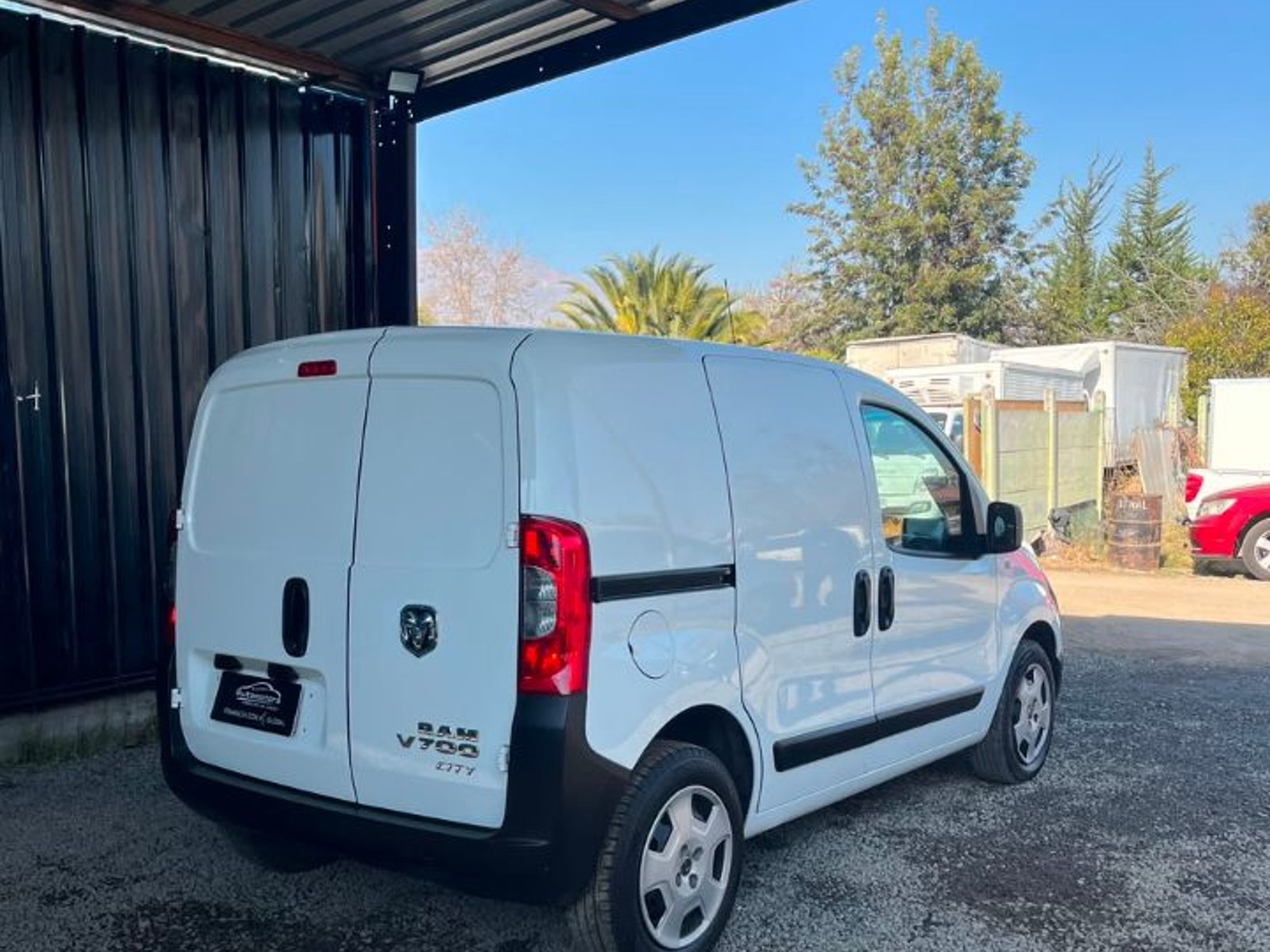 RAM VAN 700 2023 - Foto 5 de 10