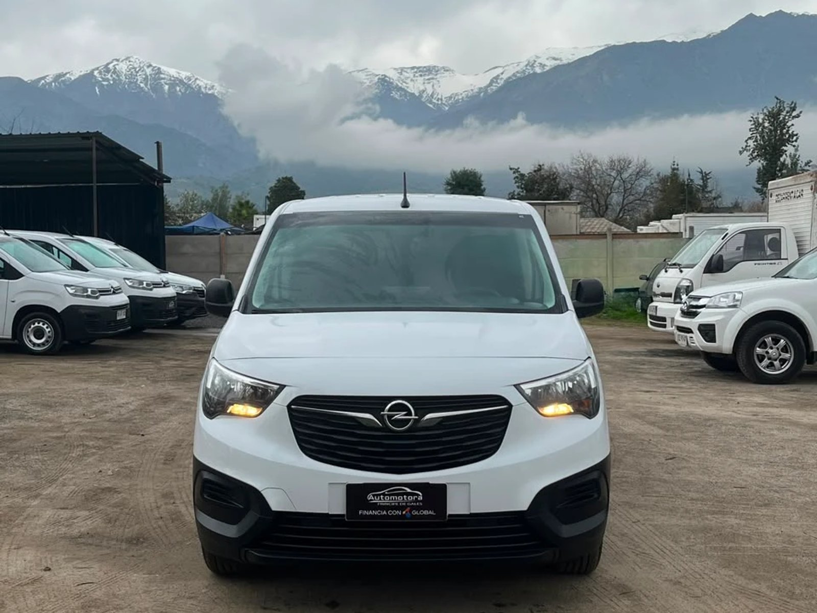 Opel COMBO 1.5 2024 - Foto 2 de 11