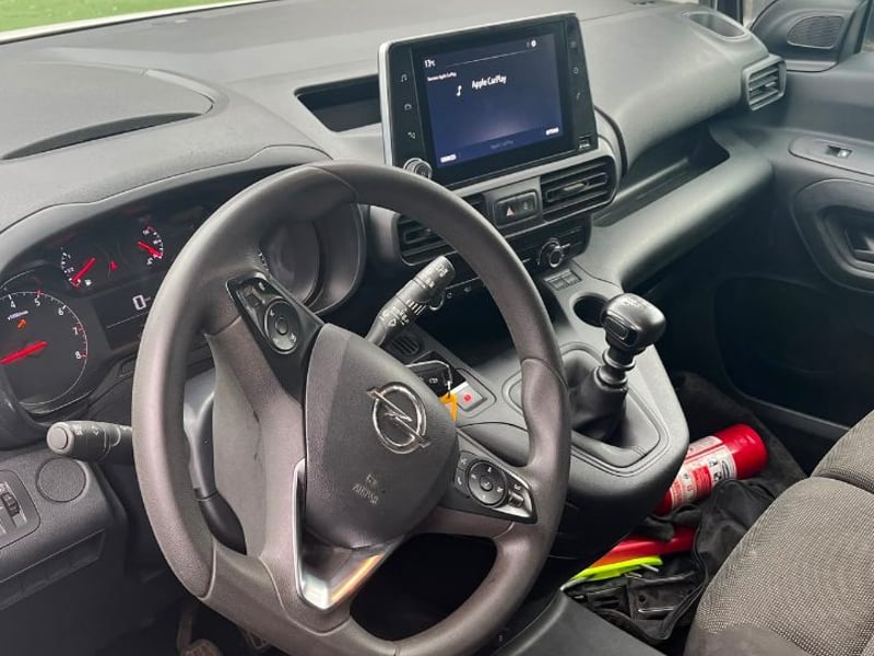 Opel COMBO 1.5 2024 - Imagen 8 de 9