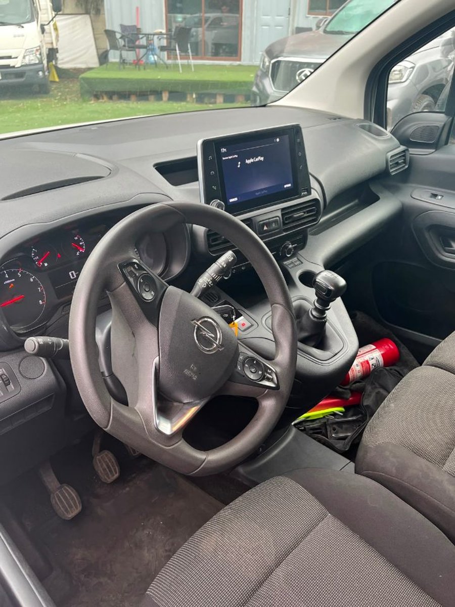 Opel COMBO 2024 - Imagen 8 de 9