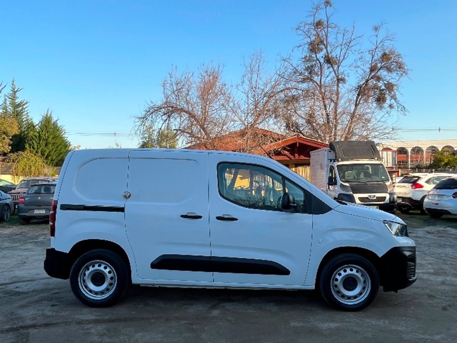 Peugeot PARTNER HDI 92 L1 1.6LTS 2023 - Foto 4 de 9